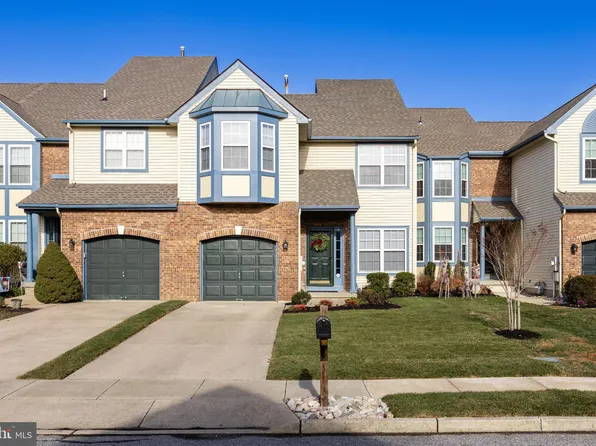 5 Summerhill Ln, Medford, NJ 08055