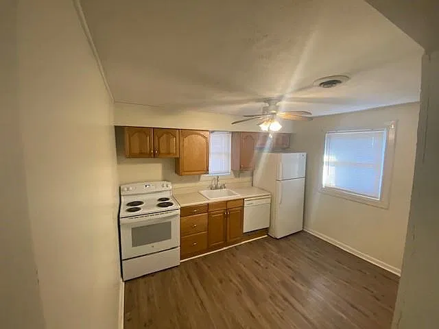 2 bed, 998 sqft, $1,385 — Photo 4