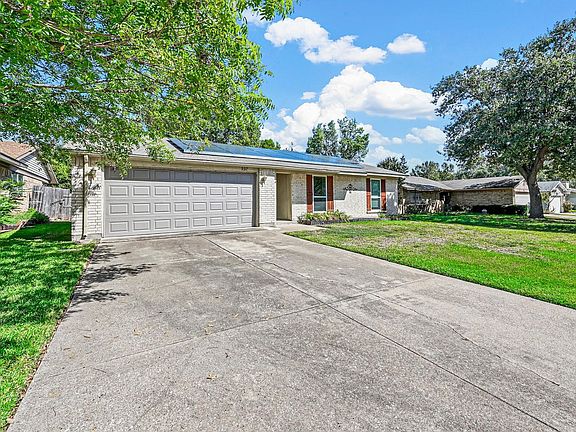 2nd image of 937 Huntington Dr