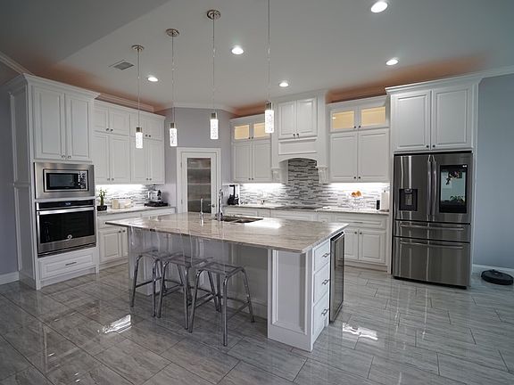 2nd image of 1209 Burgandy Dr