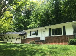1108 Deer Pen Rd, Lesage, WV 25537