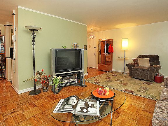 4th image of 1841 Central Park Ave APT 16D