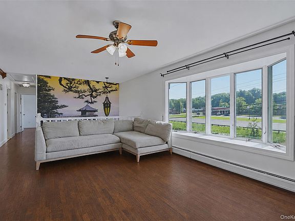 3rd image of 119 Scotchtown Avenue