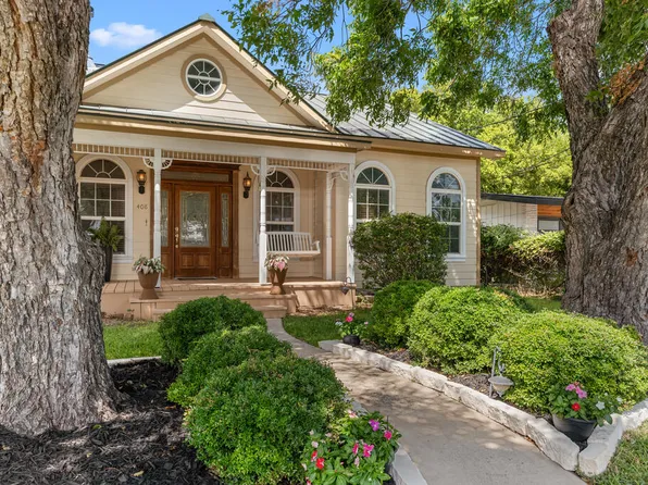408 W Creek St, Fredericksburg, TX 78624