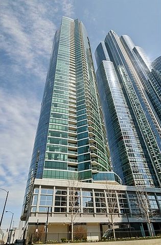 1st image of 1201 S Prairie Ave #3002