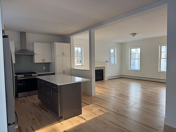 3rd image of 94 Dogwood Circle