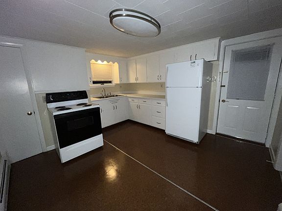 2nd image of 8 Toward St #3