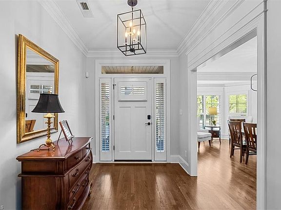 4th image of 8 Blakeney Pl