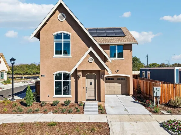 121 Alan Ln, Hollister, CA 95023