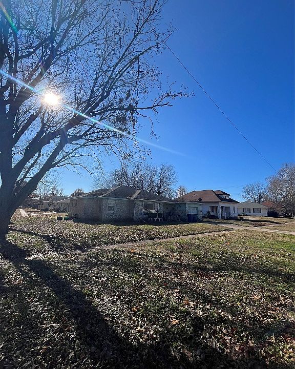 301 W Chickasaw St, Lindsay, OK 73052 Zillow