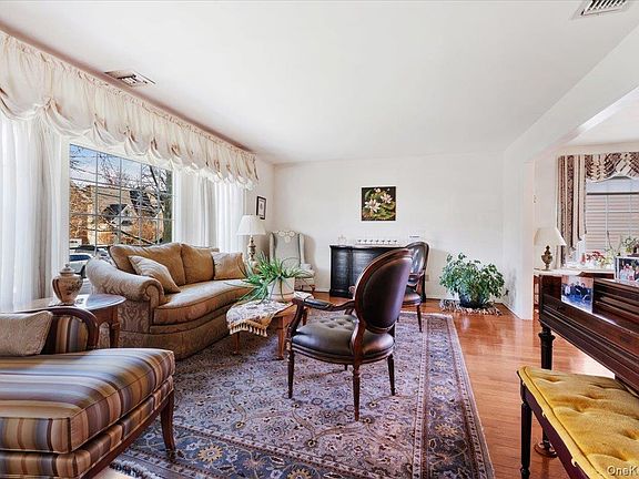 3rd image of 2187 Loines Avenue