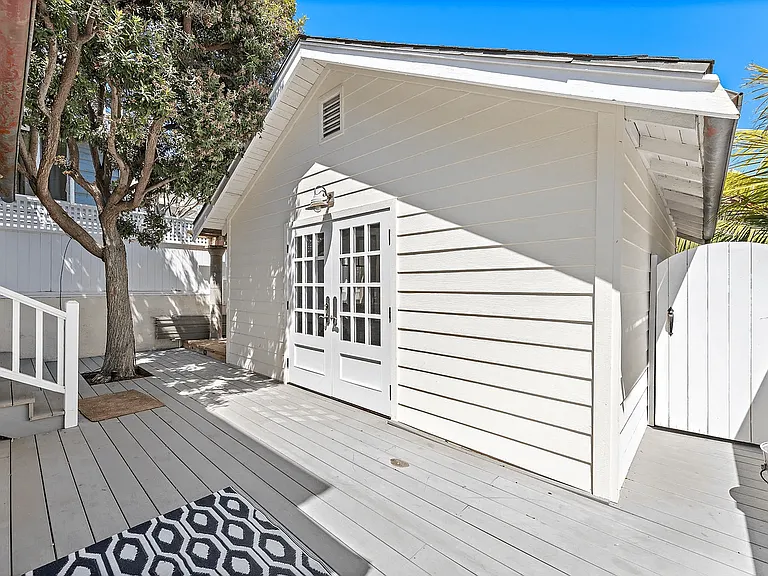 129 McAulay Pl — Photo 43
