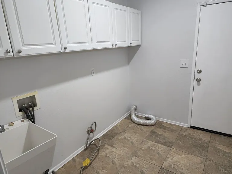 1738 Shane Ln — Photo 22