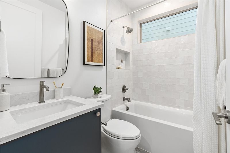 5th image of 3835 54th Avenue SW