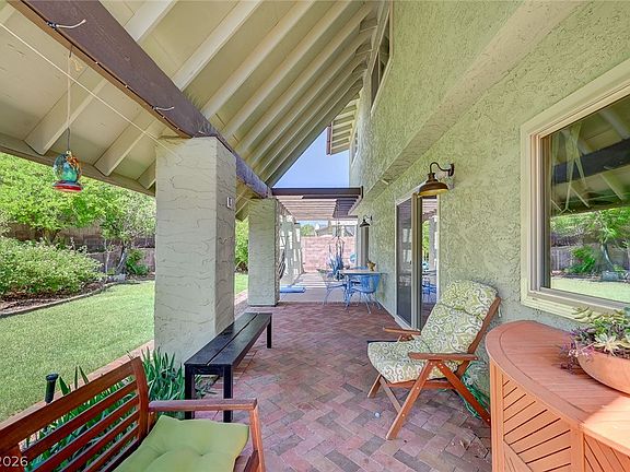 4th image of 664 Otono Dr