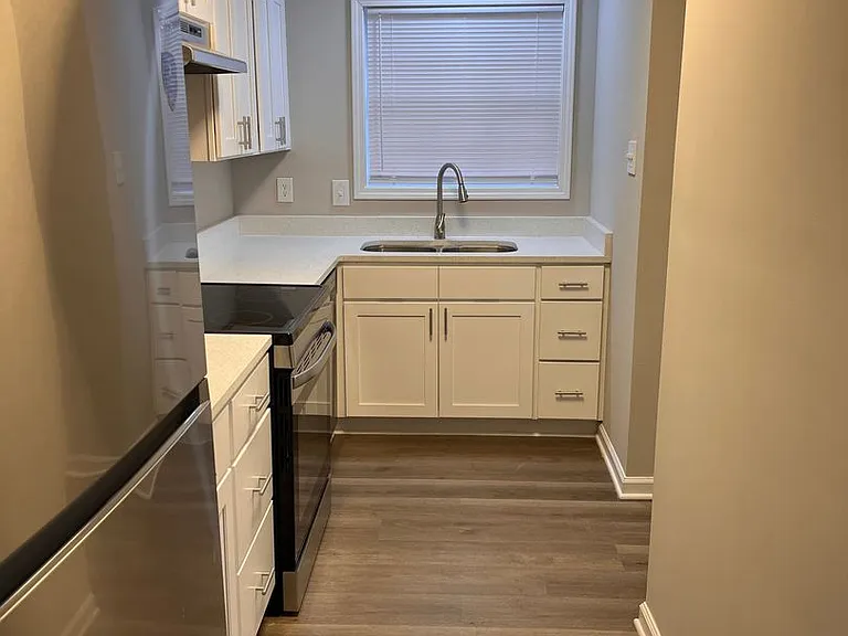 506 N Greensboro St #23 — Photo 5