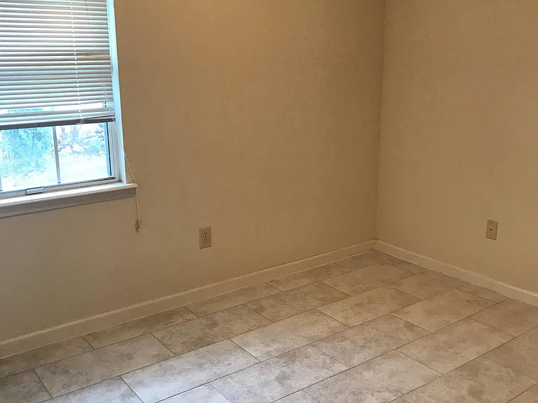 4429 Apple Leaf Dr E — Photo 12