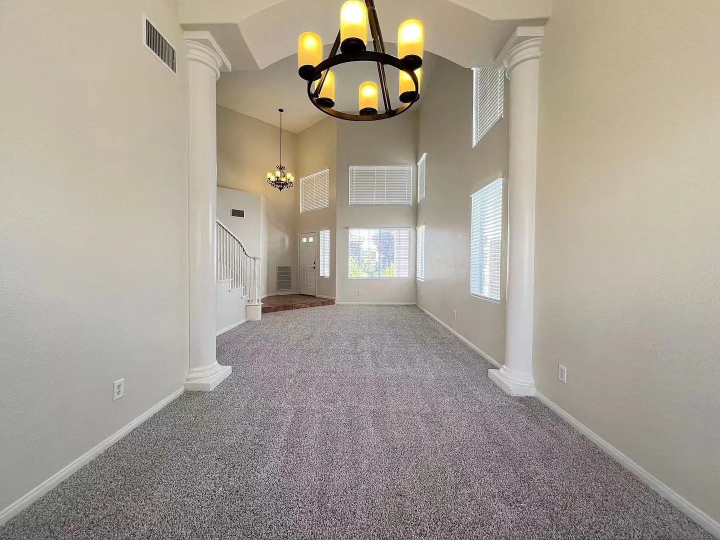 Beautifully 4-Bedroom Home with 3-Car Garage in Southwest Las Vegas — Photo 4