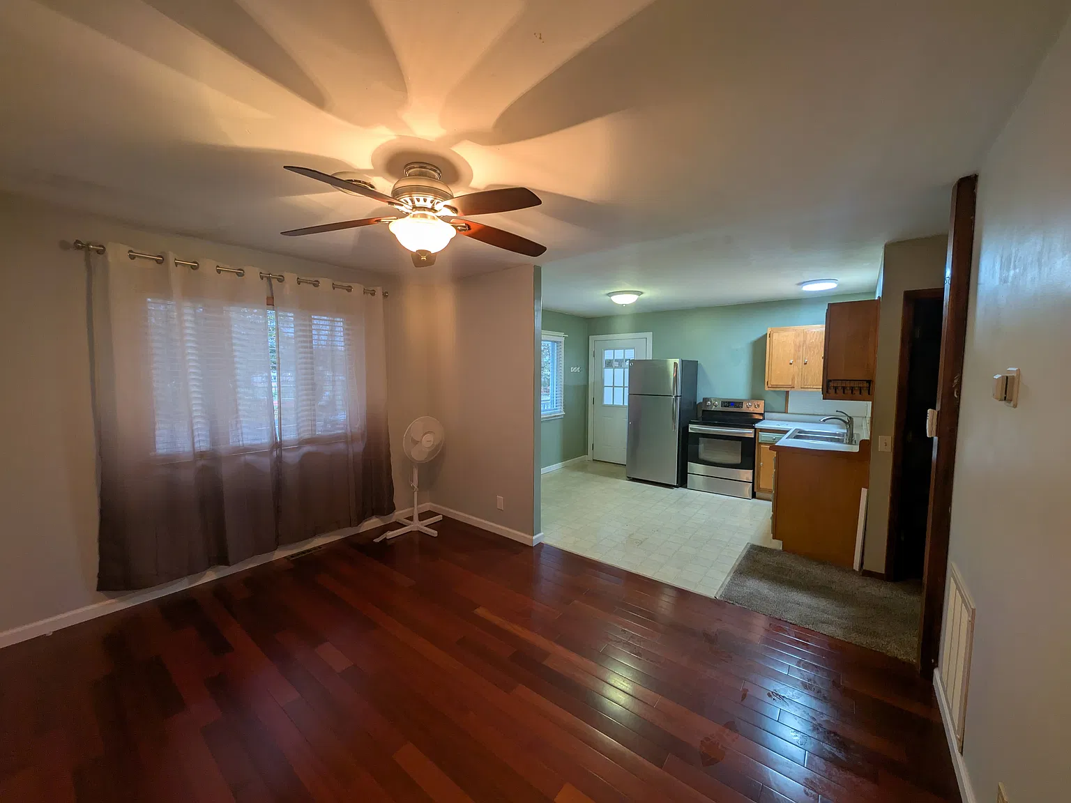 2 bed, 600 sqft, $925 — Photo 2