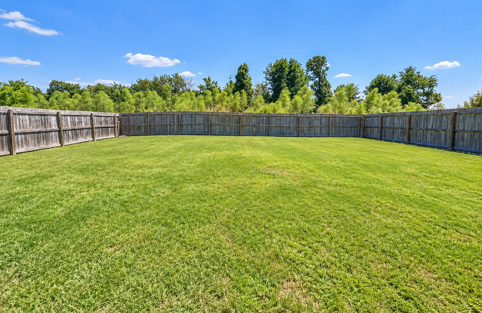 3 bed, 1776 sqft, $1,800 — Photo 2