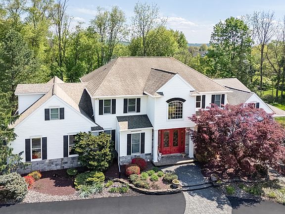 2nd image of 4450 Pond View Ct