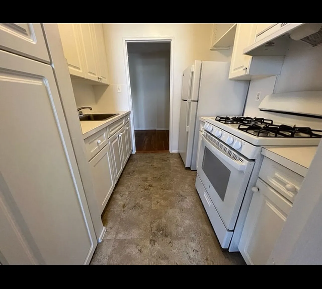 1 bed, 750 sqft, $2,100 — Photo 1