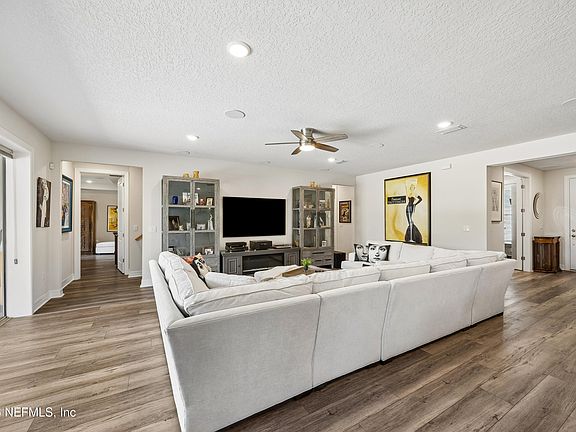 4th image of 10683 TOWN VIEW Drive