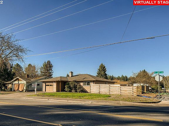 3rd image of 477 SE 32nd Ave