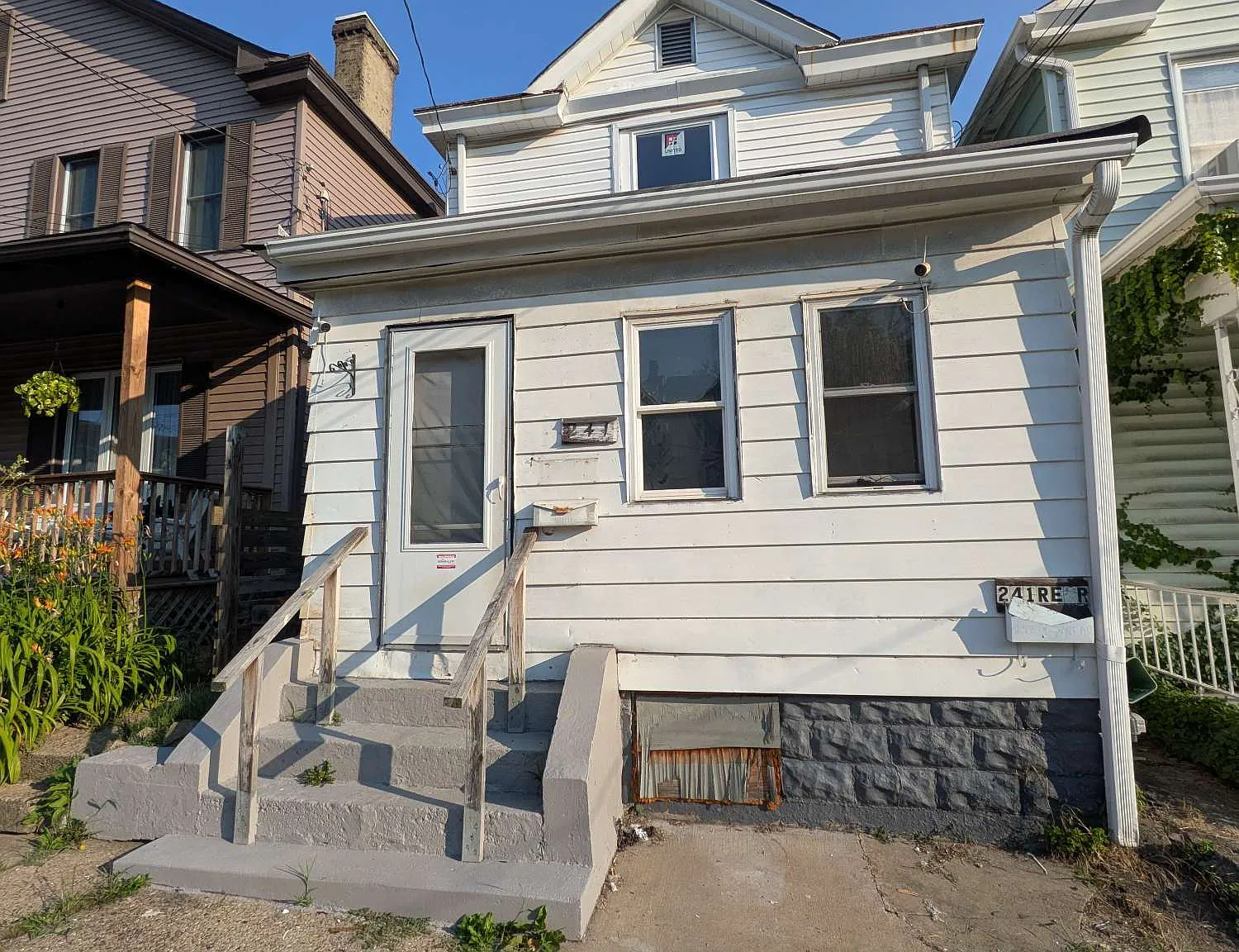 241 E 18th Ave — Photo 1