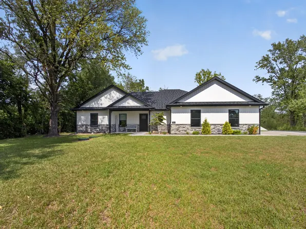 241 E Drane St, Harrisburg, MO 65256