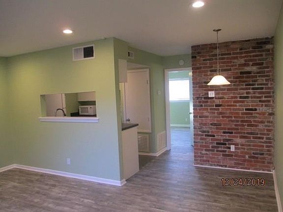 5th image of 1135 Jackson Ave APT 201