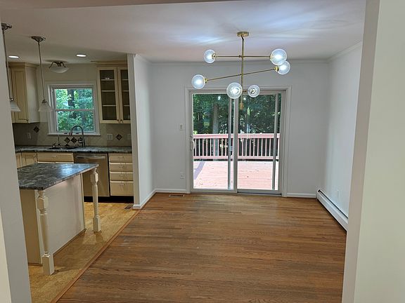3rd image of 732 Beall Ave