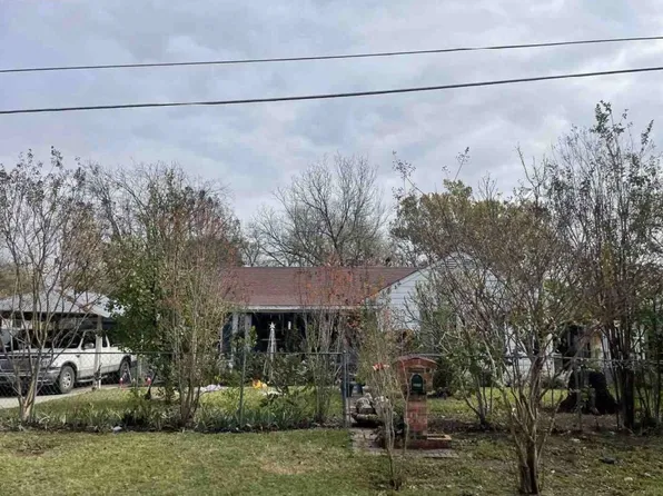 1130 Houghton Rd, Dallas, TX 75217