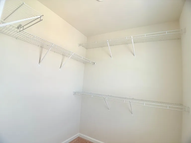 121 Capeside Ct — Photo 8