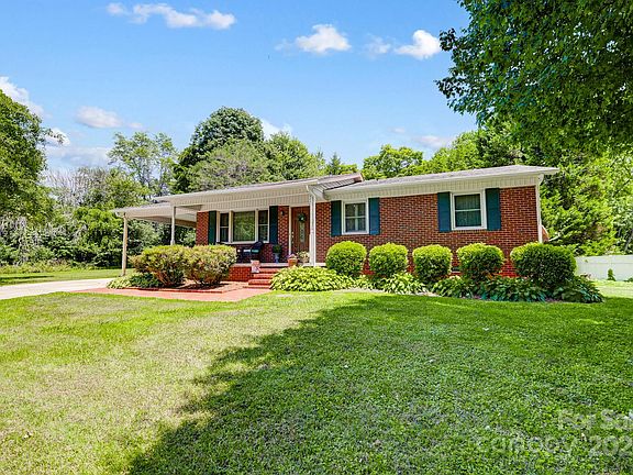 4th image of 211 W Edison Dr