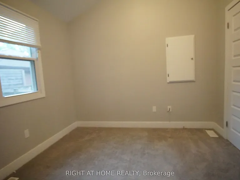 371 Vesta Pl #B — Photo 7