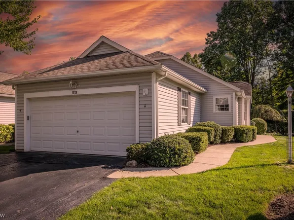3838 Woodbury Oval #87, Stow, OH 44224