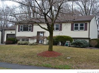 13 Matthew Ln, Windsor, CT 06095