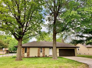 3369 W Seminole St, Springfield, MO 65807