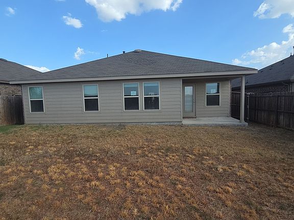 3rd image of 4317 Pyramid Dr