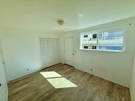 2nd image of 2170 Vineyard St #101