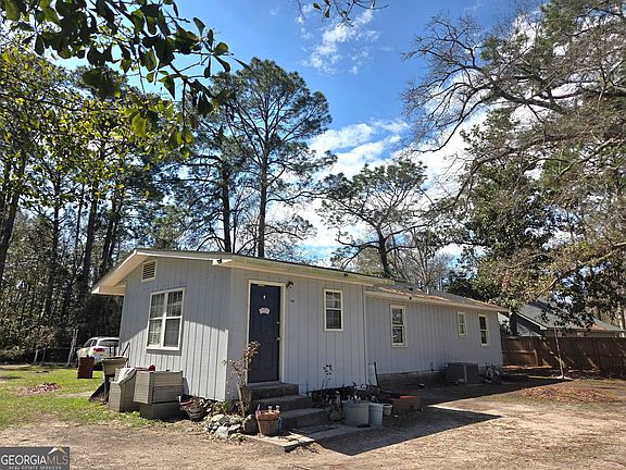 2nd image of 758 Hearn Rd