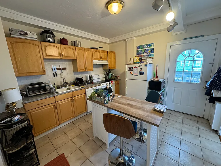 38 Bond St #2F — Photo 1