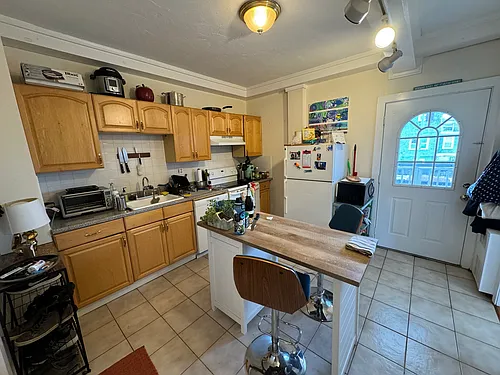 38 Bond St #2F Photo 1