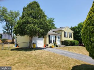 1504 Ridgeview Ln, Harrisburg, PA 17110