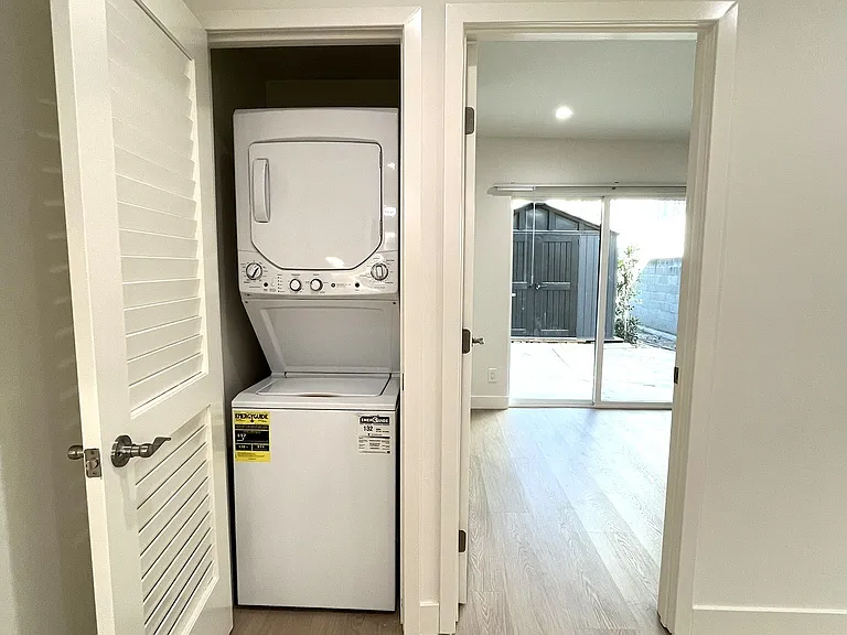 1734 Barry Ave #2 — Photo 6