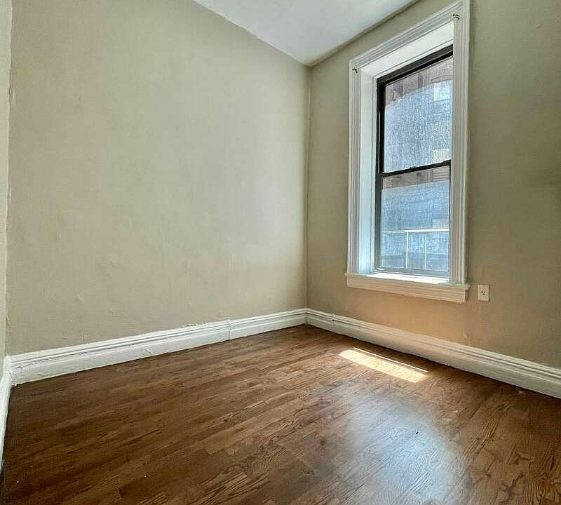 2nd image of 433 E 80th St #15A