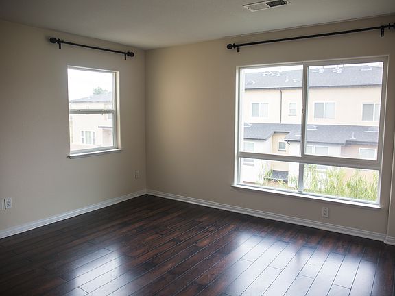 5th image of 8620 Belford Ave APT 401