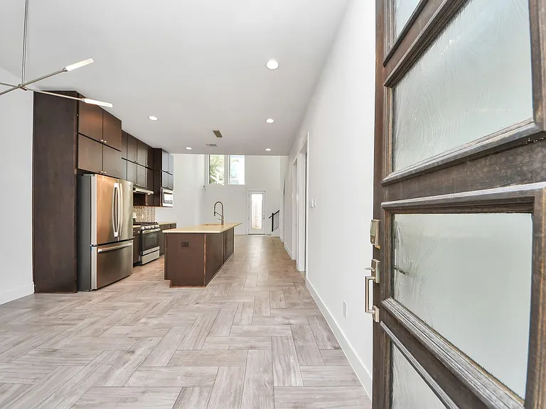 1703 Cedrocanna Ln — Photo 9