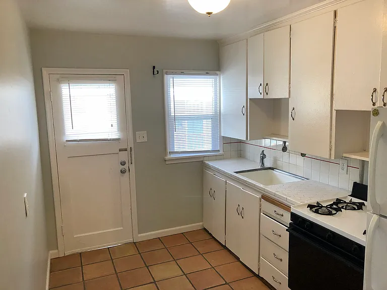 271 E 5th Ave #271 — Photo 7
